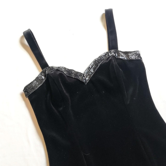 Black Velvet Dress - Picture 2 of 4